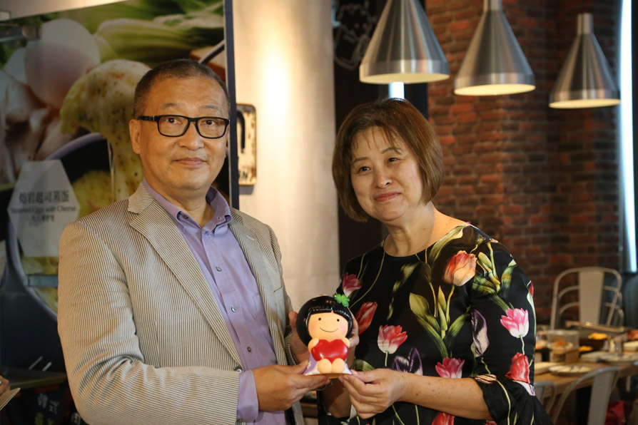 世大運開幕式 悠遊卡展現台灣特色 台東家扶森巴鼓隊亮麗進場